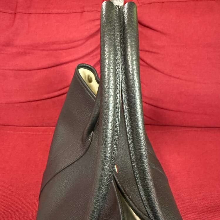 ガーデンパーティ　ネゴンダ　ブラック（ブランドバッグ）の商品画像 - 査定依頼日：2025年4月10日 - 最高査定価格：300,000円