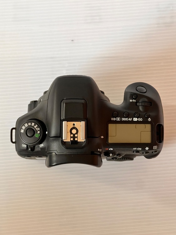 EOS 7D markⅡ（カメラ）の商品画像 - 査定依頼日：2026年2月27日 - 最高査定価格：31,000円