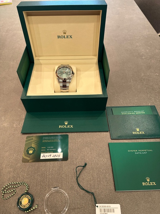 126300-0019 ミントグリーン（高級時計）の商品画像 - 査定依頼日：2025年10月2日 - 最高査定価格：1,050,000円