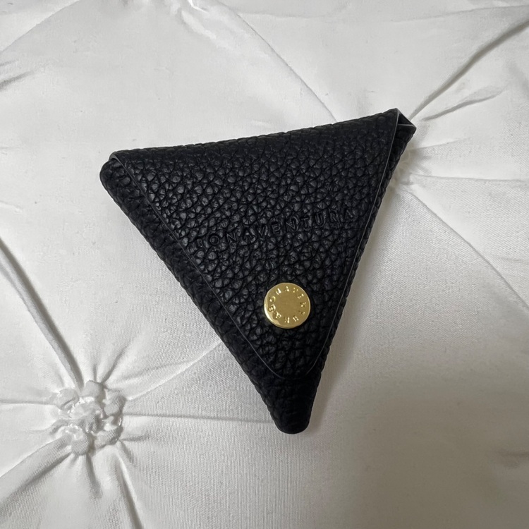 ボナベンチュラ トライアングルコインケース（ブランド財布・小物）の商品画像 - 査定依頼日：2025年8月1日 - 最高査定価格：3,000円