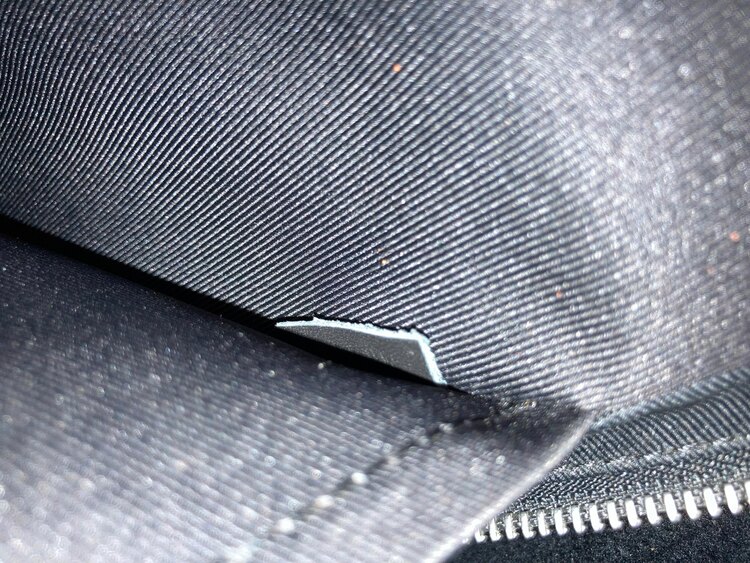 ルイヴィトン ダミエアンフィニ アヴェニュ スリングバッグ ボディバッグ（ブランドバッグ）の商品画像 - 査定依頼日：2024年3月30日 - 最高査定価格：180,000円