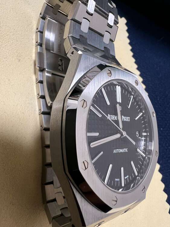 オーデマピゲ ロイヤルオーク （高級時計）の商品画像 - 査定依頼日：2025年3月29日 - 最高査定価格：4,600,000円