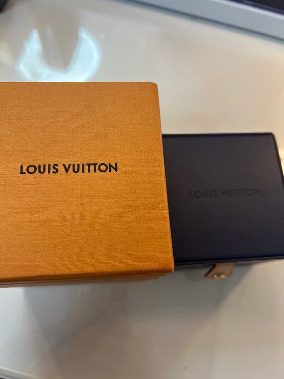 ブックル ドレイユ　モノグラム・イディール ダブル チェーン（宝石）の商品画像 - 査定依頼日：2022年9月21日 - 最高査定価格：210,000円