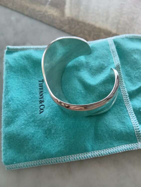 ティファニーボーンカフ（金・貴金属）の商品画像 - 査定依頼日：2025年4月30日 - 最高査定価格：140,000円