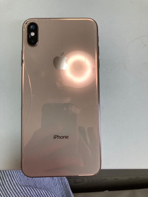 iPhone iPhone 13 Pro Max 256GB au（スマホ）の商品画像 - 査定依頼日：2026年9月15日 - 最高査定価格：37,000円
