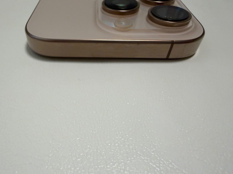 iPhone iPhone 16 Plus 256GB SIMフリー（スマホ）の商品画像 - 査定依頼日：2026年6月11日 - 最高査定価格：98,000円