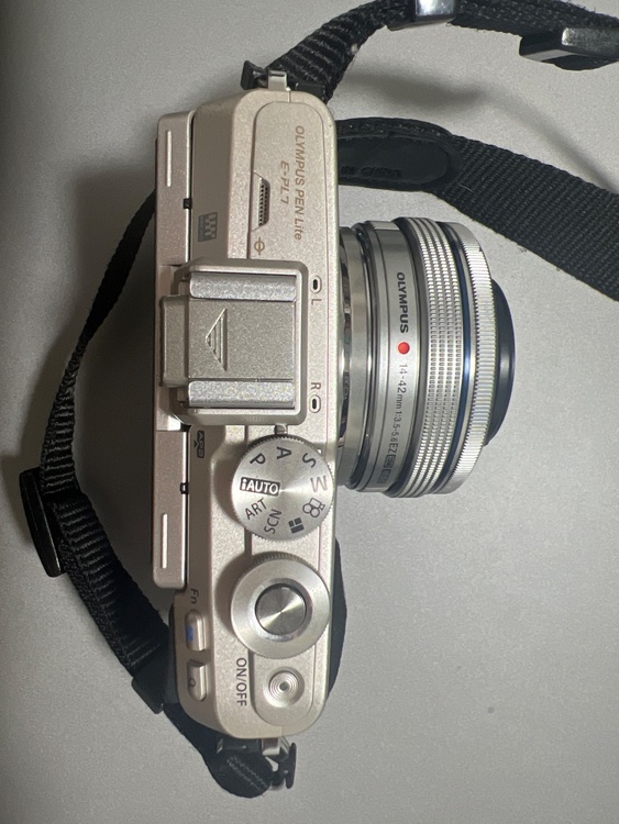 E-PL7（カメラ）の商品画像 - 査定依頼日：2025年12月9日 - 最高査定価格：25,000円