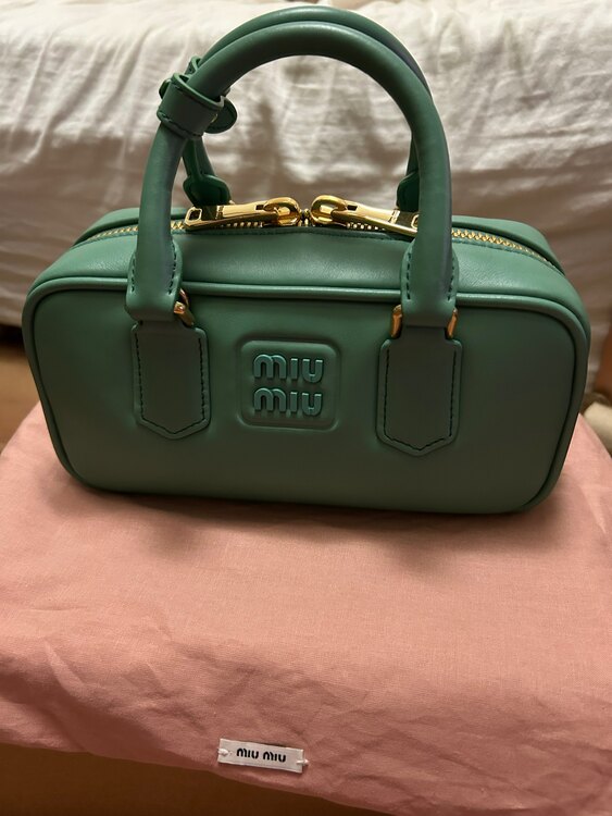 アルカディ　bag 1bb142（ブランドバッグ）の商品画像 - 査定依頼日：2025年5月31日 - 最高査定価格：230,000円