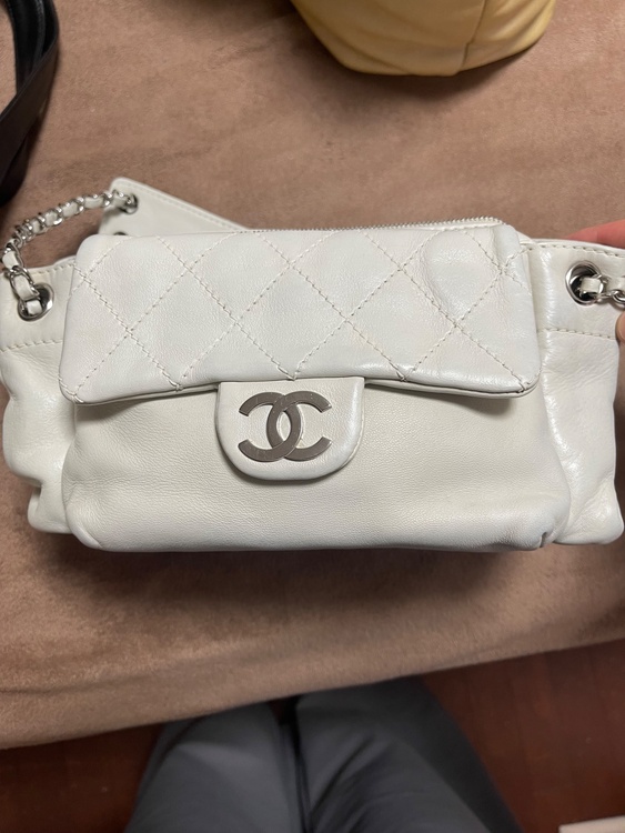 マトラッセチェーンショルダー　ホワイト　ラムスキン（ブランドバッグ）の商品画像 - 査定依頼日：2025年12月26日 - 最高査定価格：125,000円