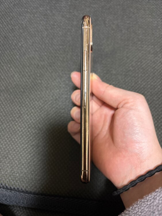 iPhoneXS（スマホ）の商品画像 - 査定依頼日：2025年3月17日 - 最高査定価格：10,000円