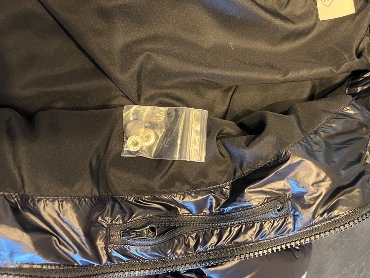 ダウンジャケット（古着・ファッション）の商品画像 - 査定依頼日：2026年1月16日 - 最高査定価格：2,000円