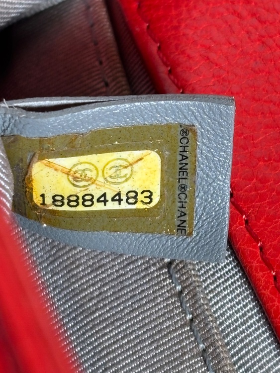 マトラッセ　ボーイシャネル　ラムスキン　レッド（ブランドバッグ）の商品画像 - 査定依頼日：2025年6月18日 - 最高査定価格：300,000円
