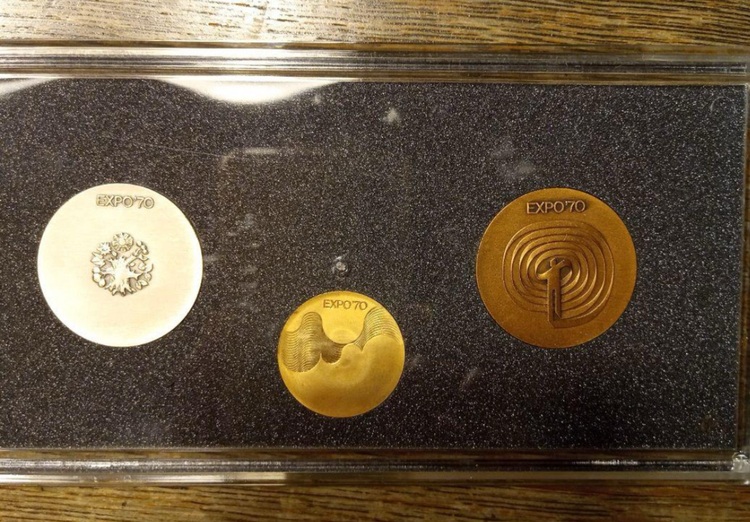 EXPO70 大阪万博記念メダル 金銀銅3枚（金・貴金属）の商品画像 - 査定依頼日：2025年9月30日 - 最高査定価格：190,000円