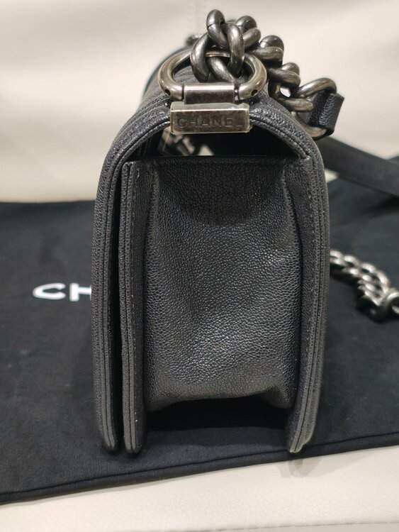 ダークシルバー　キャビアスキンマトラッセチェーンショルダー（ブランドバッグ）の商品画像 - 査定依頼日：2026年8月10日 - 最高査定価格：1,000,000円