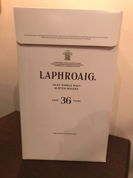 ラフロイグ36年 アーカイブコレクション（お酒）の商品画像 - 査定依頼日：2025年7月20日 - 最高査定価格：600,000円