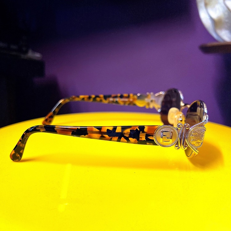 フェンディ  （ブランドバッグ）の商品画像 - 査定依頼日：2025年11月18日 - 最高査定価格：5,200円