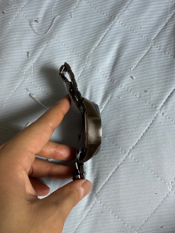 ディーゼル　（高級時計）の商品画像 - 査定依頼日：2025年9月24日 - 最高査定価格：3,000円