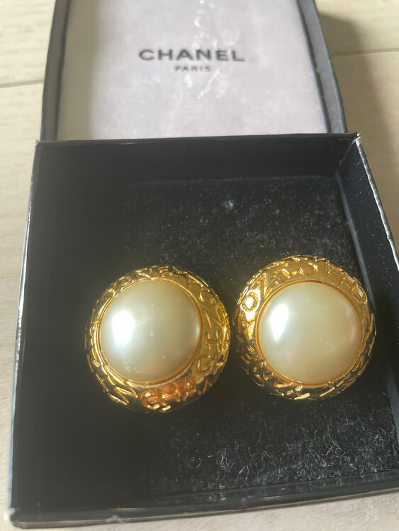 CHANEL イヤリング（宝石）の商品画像 - 査定依頼日：2024年2月18日 - 最高査定価格：20,000円