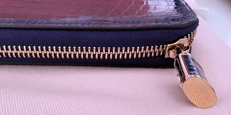 ジッピーウォレット ニロティカス（内側ゴートスキン） 紺色（ブランド財布・小物）の商品画像 - 査定依頼日：2026年3月17日 - 最高査定価格：100,000円