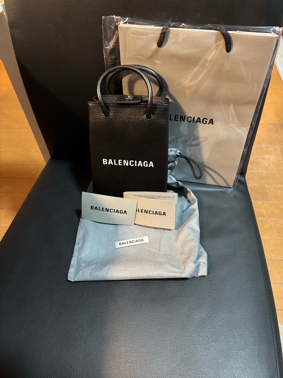 バレンシアガ  （ブランドバッグ）の商品画像 - 査定依頼日：2025年11月27日 - 最高査定価格：45,000円
