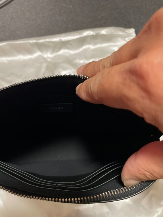 フェンディ  （ブランドバッグ）の商品画像 - 査定依頼日：2025年2月21日 - 最高査定価格：45,000円