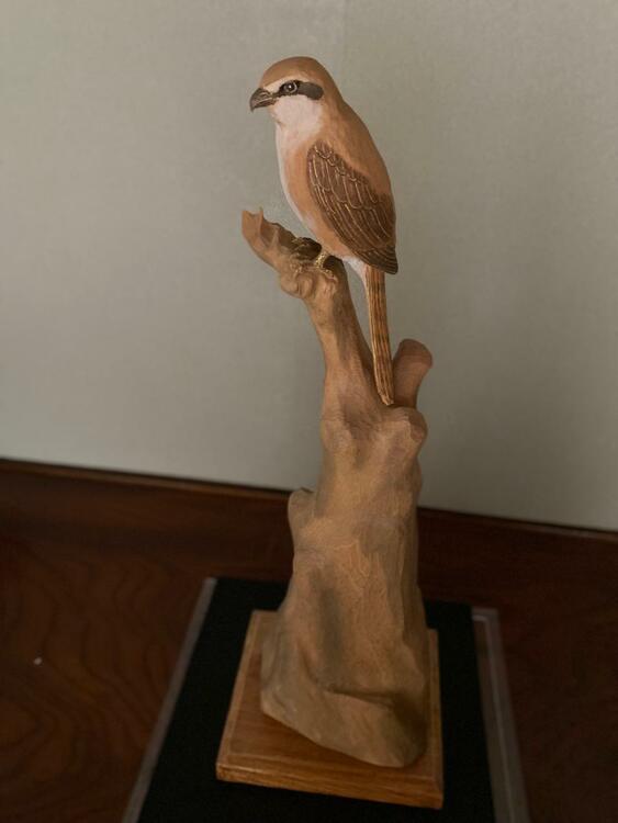 島田恭宏 作 木彫「百舌（もず）」 木彫彫刻 鳥 美術品 置物（美術品・骨董品）の商品画像 - 査定依頼日：2026年7月19日 - 最高査定価格：3,000円