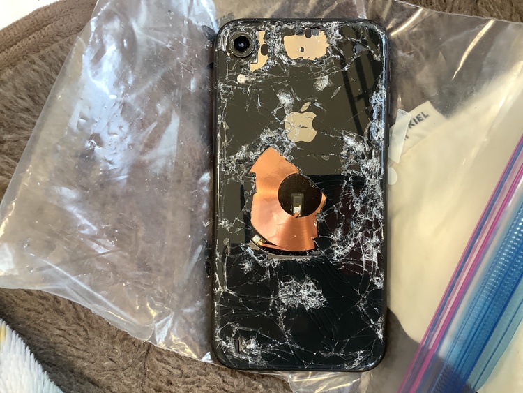 iPhoneXR 64GB SIMフリー（スマホ）の商品画像 - 査定依頼日：2026年3月15日 - 最高査定価格：8,000円