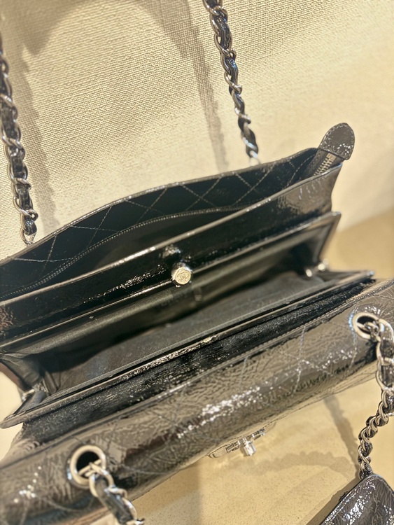 ブラックキルティングパテントレザーリッツフラップバッグ（ブランドバッグ）の商品画像 - 査定依頼日：2025年12月7日 - 最高査定価格：220,000円
