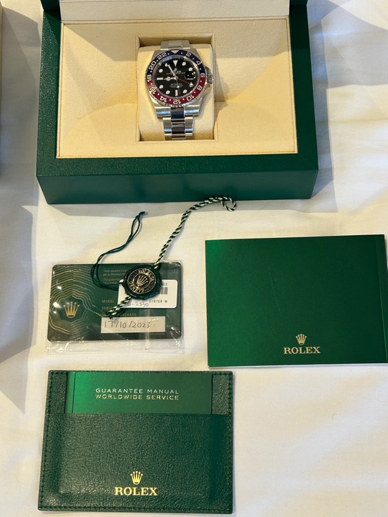 ロレックス GMTマスター 126710blrn（高級時計）の商品画像 - 査定依頼日：2026年2月7日 - 最高査定価格：3,580,000円