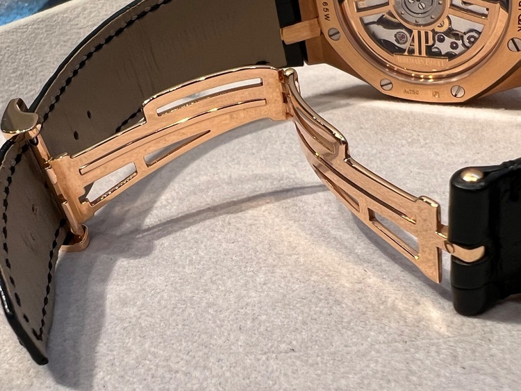 オーデマピゲ ロイヤルオーク （高級時計）の商品画像 - 査定依頼日：2025年11月13日 - 最高査定価格：7,800,000円