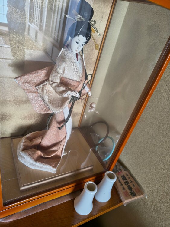 日本人形（美術品・骨董品）の商品画像 - 査定依頼日：2026年10月8日 - 最高査定価格：3,000円