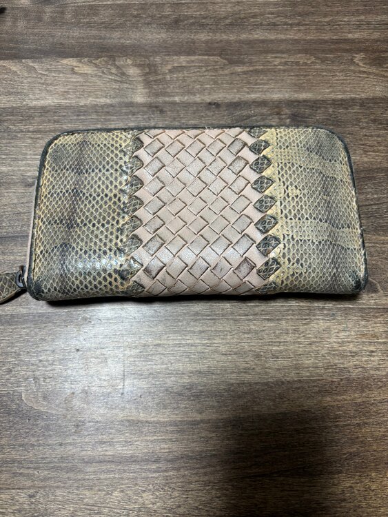 9年前（ブランドバッグ）の商品画像 - 査定依頼日：2025年3月5日 - 最高査定価格：10,000円