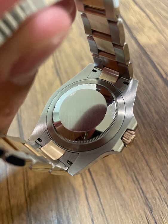 ロレックス GMTマスター （高級時計）の商品画像 - 査定依頼日：2025年5月23日 - 最高査定価格：2,700,000円