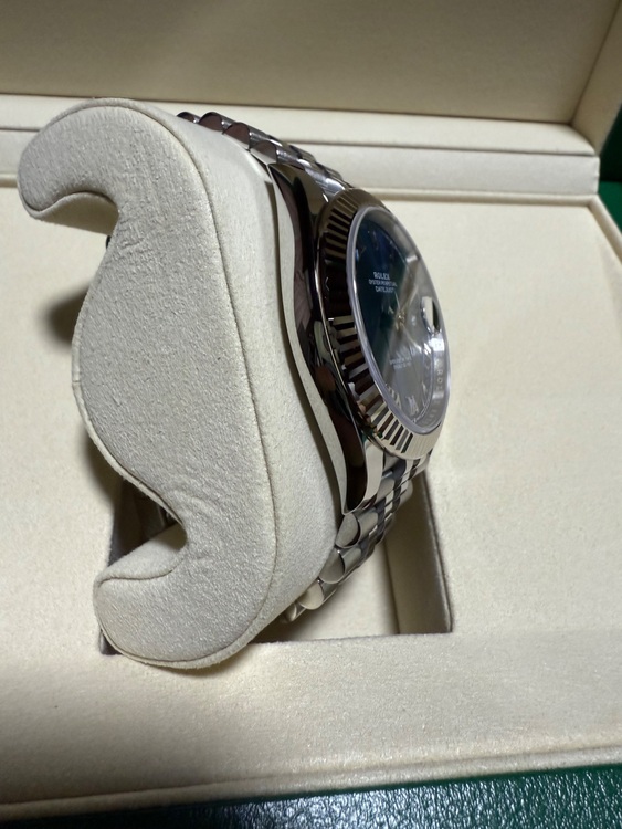 デイトジャスト41アズーロブルー（高級時計）の商品画像 - 査定依頼日：2025年11月4日 - 最高査定価格：2,270,000円