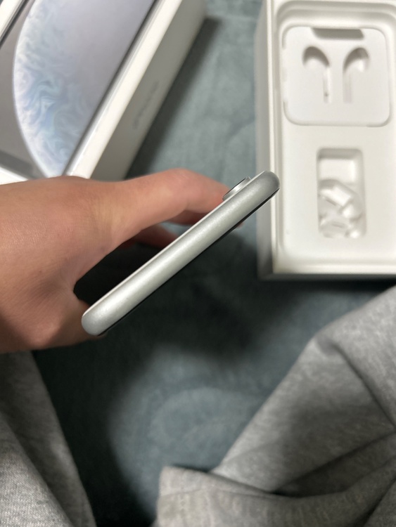 iPhoneXR 64GB SIMフリー（スマホ）の商品画像 - 査定依頼日：2026年3月21日 - 最高査定価格：12,000円