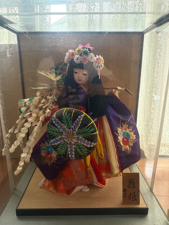 フランス人形（美術品・骨董品）の商品画像 - 査定依頼日：2026年10月5日 - 最高査定価格：3,000円