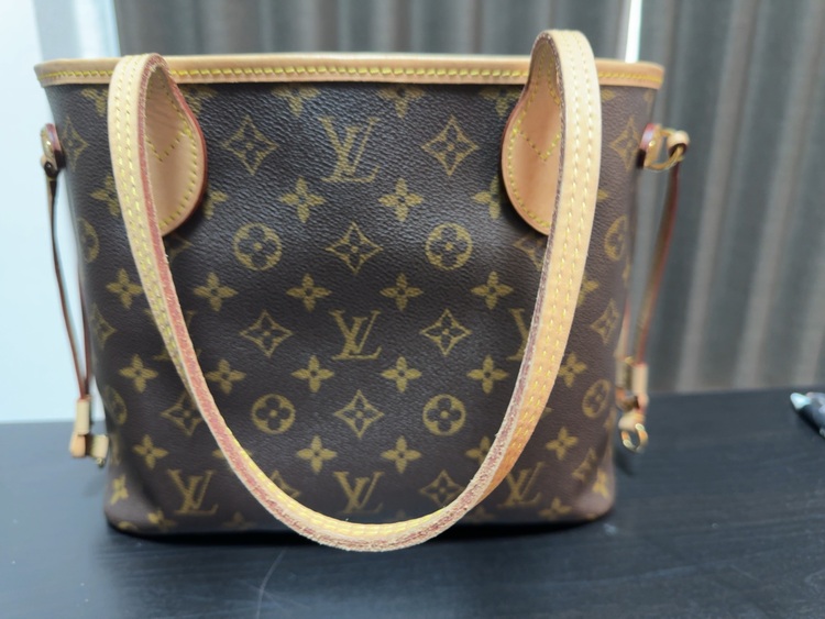 ルイ・ヴィトン ネヴァーフル PM モノグラム（ブランドバッグ）の商品画像 - 査定依頼日：2025年9月13日 - 最高査定価格：230,000円