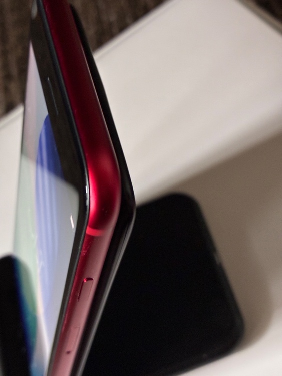 iPhone SE (第 3 世代) 128GB SIMフリー（スマホ）の商品画像 - 査定依頼日：2026年2月17日 - 最高査定価格：37,000円