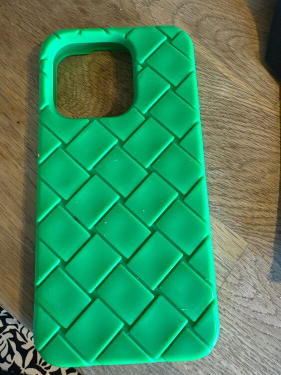 ボッテガ・ヴェネタ  （ブランドバッグ）の商品画像 - 査定依頼日：2024年11月21日 - 最高査定価格：3,000円