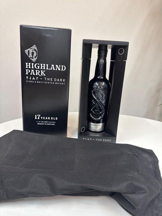 HIGHLANDPARK THEDARK 17y（お酒）の商品画像 - 査定依頼日：2025年6月3日 - 最高査定価格：62,000円