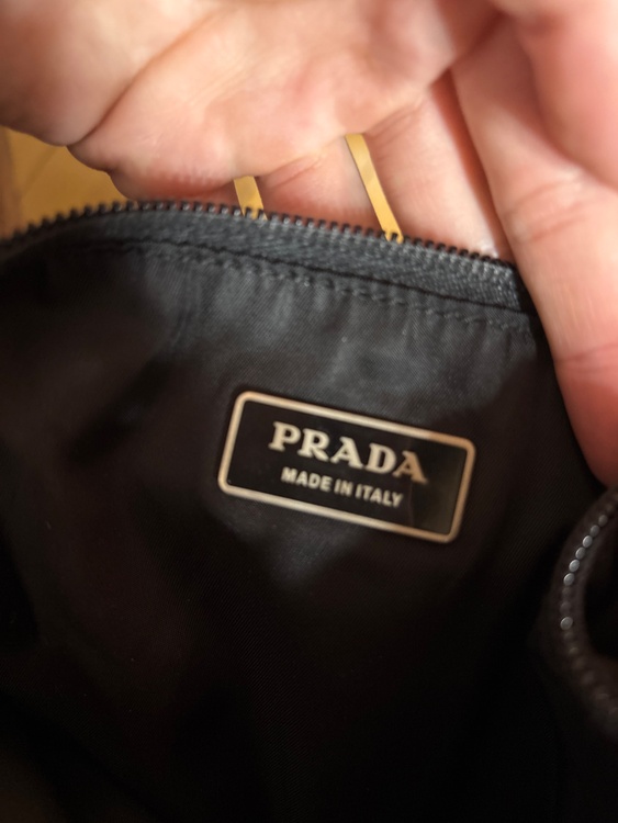 プラダ  （ブランドバッグ）の商品画像 - 査定依頼日：2026年2月8日 - 最高査定価格：40,000円