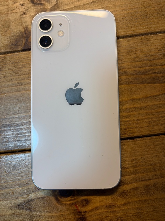 iPhone 12 128GB au（スマホ）の商品画像 - 査定依頼日：2026年3月22日 - 最高査定価格：27,000円