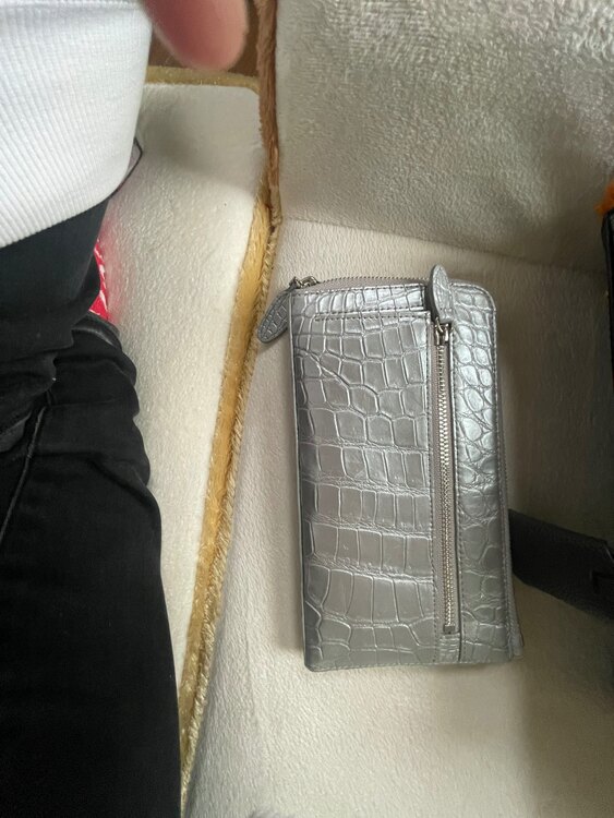 サマンサタバサのバックコーチ財布革製の財布（ブランド財布・小物）の商品画像 - 査定依頼日：2025年4月3日 - 最高査定価格：100,000円