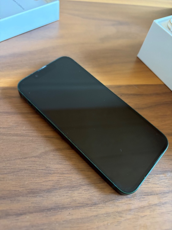 iPhone 13mini（スマホ）の商品画像 - 査定依頼日：2026年4月24日 - 最高査定価格：18,000円