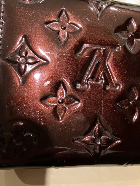 ヴェルニ　長財布（ブランド財布・小物）の商品画像 - 査定依頼日：2025年11月18日 - 最高査定価格：11,000円