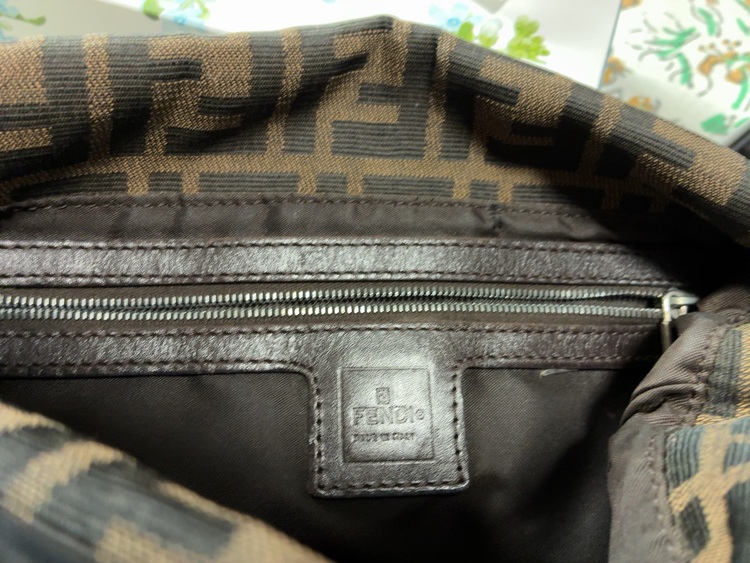 FENDI ワンショルダー（ブランドバッグ）の商品画像 - 査定依頼日：2025年12月2日 - 最高査定価格：90,000円