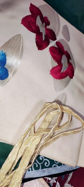 帯紐足袋　薄い着物（着物）の商品画像 - 査定依頼日：2025年8月20日 - 最高査定価格：100,000円