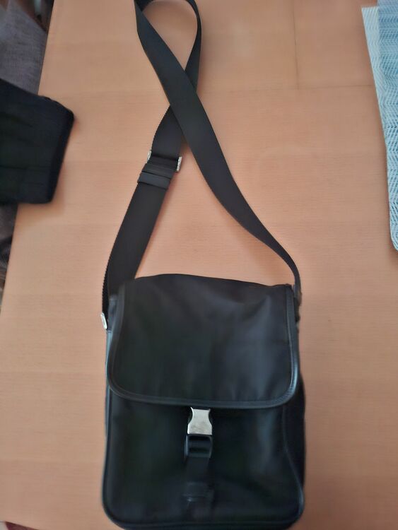 プラダ  （ブランドバッグ）の商品画像 - 査定依頼日：2025年9月13日 - 最高査定価格：50,000円