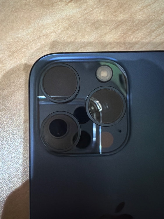 iPhone 15 Pro 128GB au（スマホ）の商品画像 - 査定依頼日：2026年1月23日 - 最高査定価格：81,000円