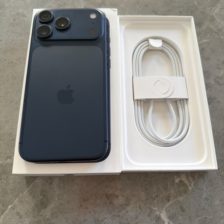 iPhone iPhone 17 Pro Max 256GB SIMフリー（スマホ）の商品画像 - 査定依頼日：2026年8月14日 - 最高査定価格：169,000円